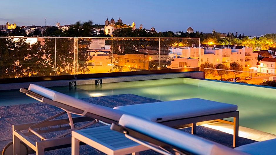 Vitoria Stone Pool