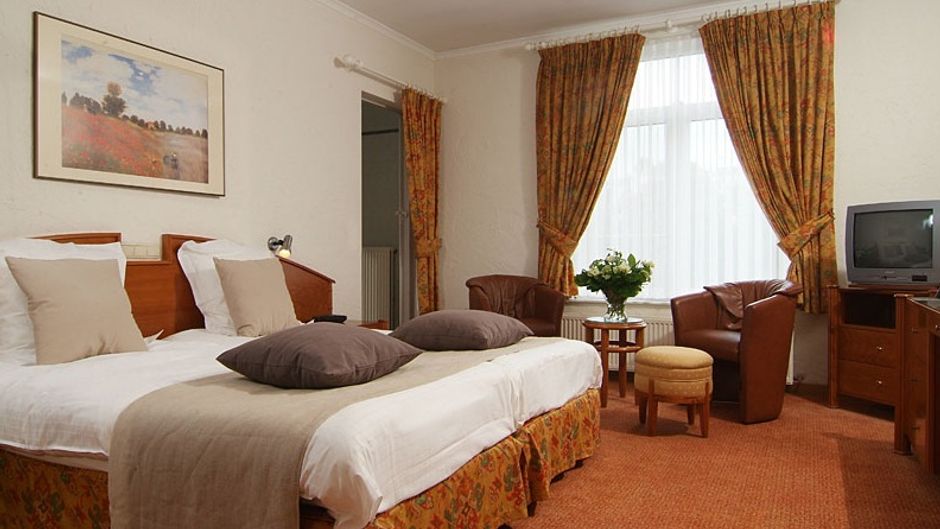 Geerts Hotel Room