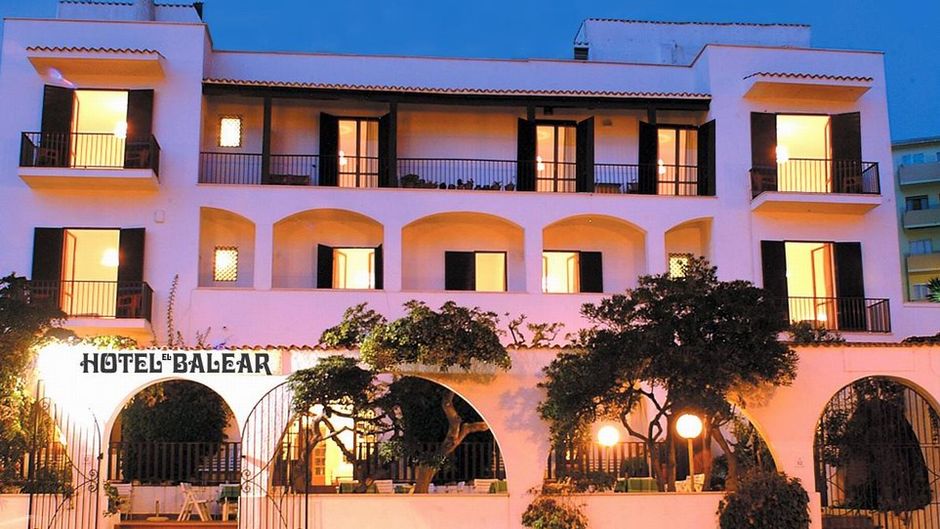 El Balear Hotel Exterior