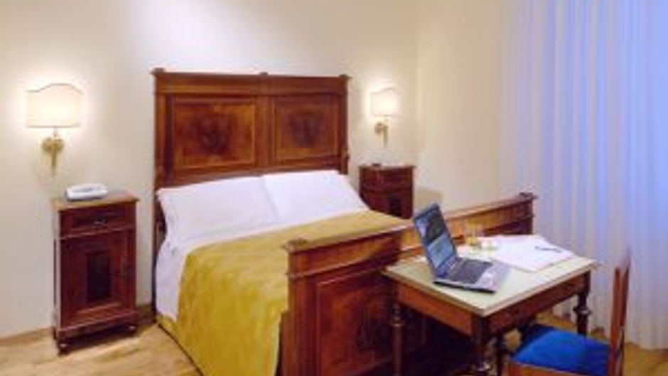Vittoria Hotel Room
