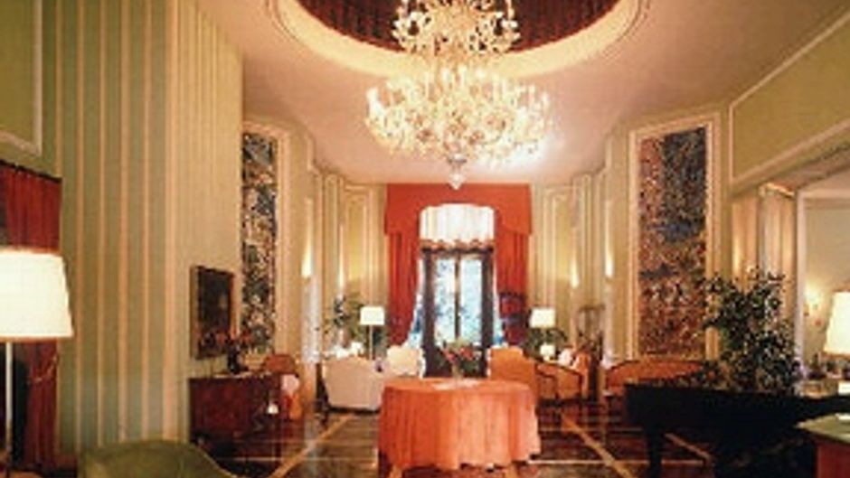 Villa Pagoda Lobby