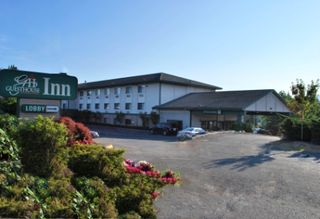 Lavissh Inn & Suites