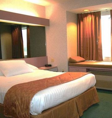 CenterWay Hotel Tonawanda