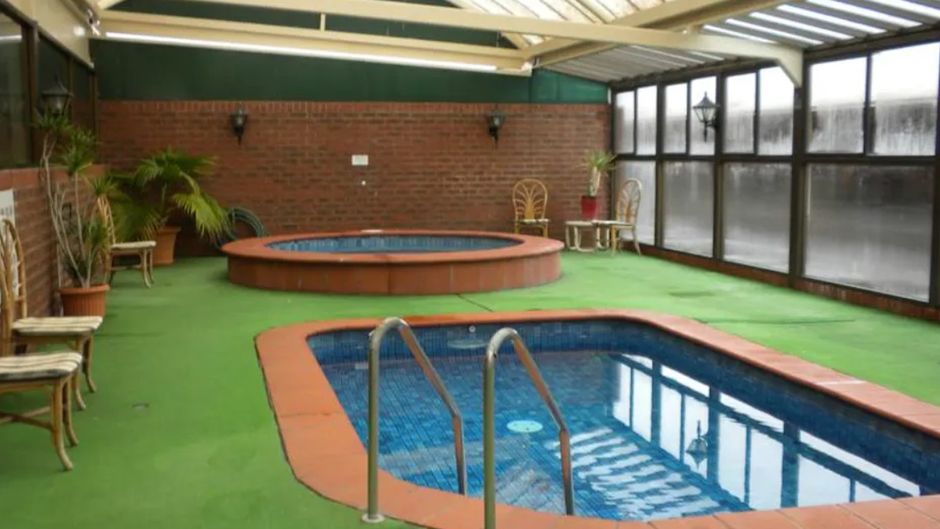 Elm Court Motel Pool