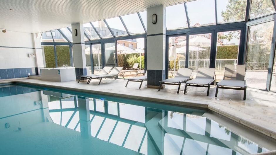 Apostroff Hotel Pool