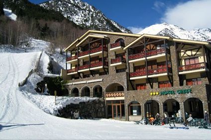 Hotel Crest