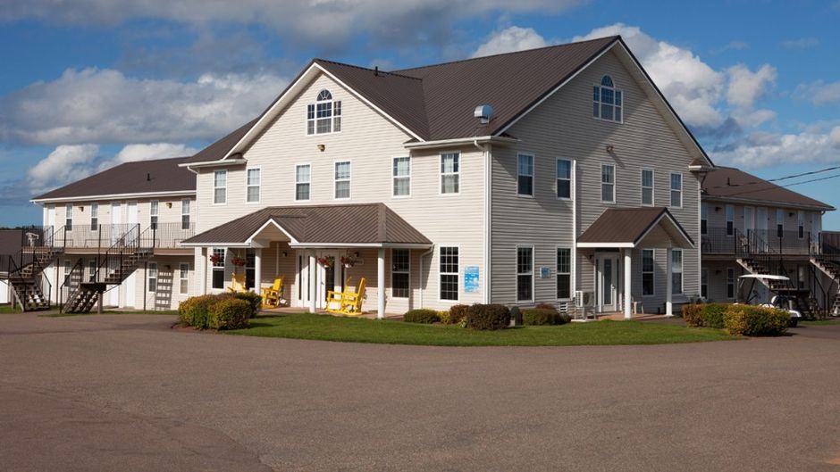 Brackley Beach North Winds Inn & Suites Exterior