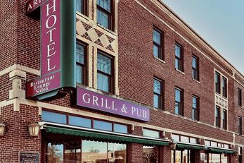 Arrow Hotel & Suites