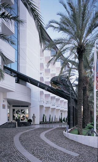 Elegance Hotel