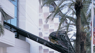Elegance Hotel