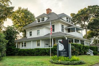 Night Swan Intracoastal Bed & Breakfast