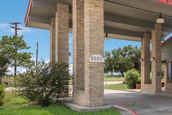 Americas Best Value Inn Lockhart