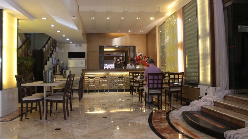 Palm Grove Hotel Restaurant