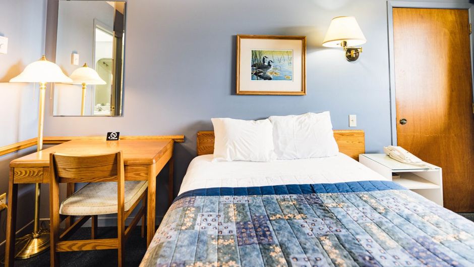 Auberge Harris Room