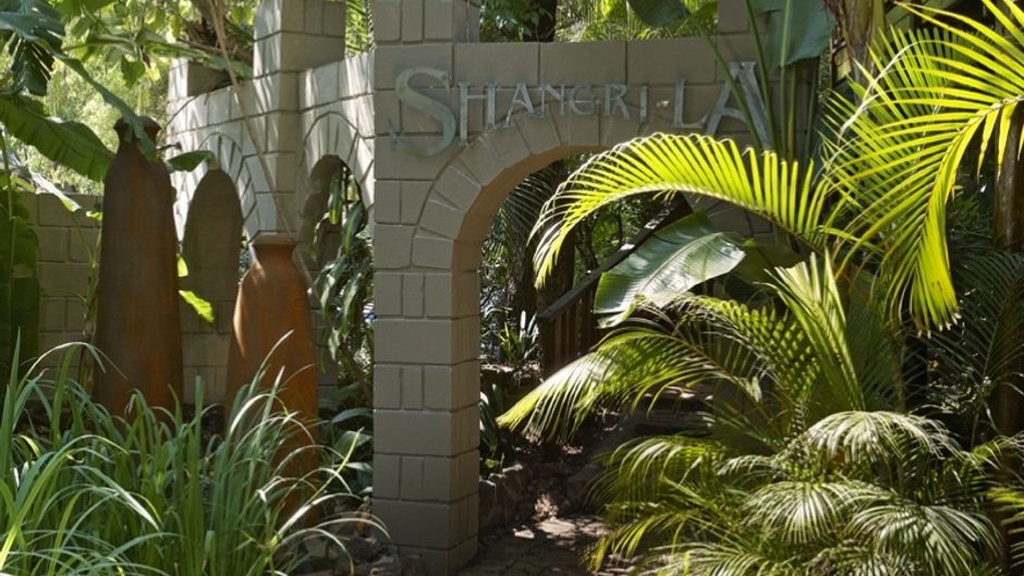 Shangri-La Country Hotel Exterior