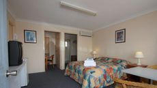 Alexander Motel & Peppercorn Restaurant