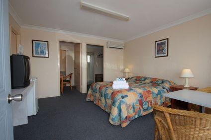 Alexander Motel & Peppercorn Restaurant