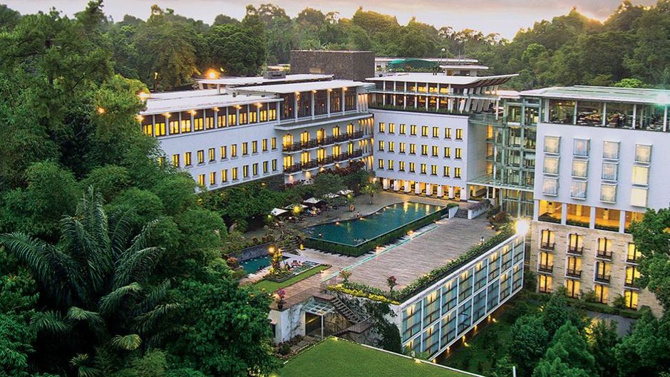 Padma Hotel Bandung Exterior