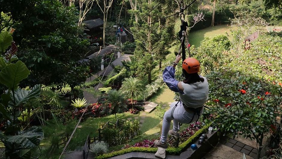 Padma Hotel Bandung Recreation