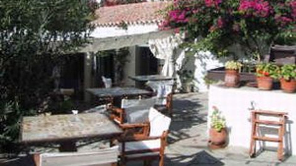 Bratsera Hotel Restaurant
