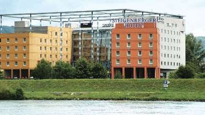 Trans World Hotel Douauwelle