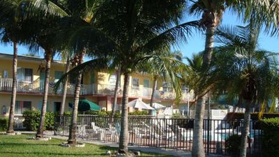 Hideaway Waterfront Resort and Hotel