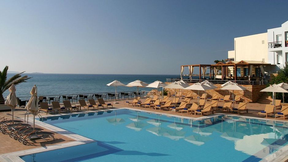 Erytha Hotel & Resort Pool
