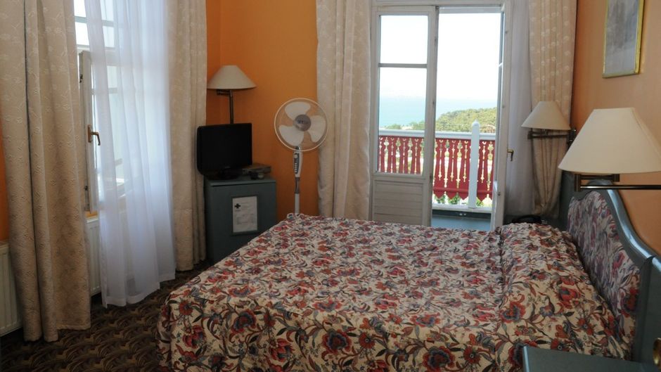 Merit Halki Palace Hotel Room