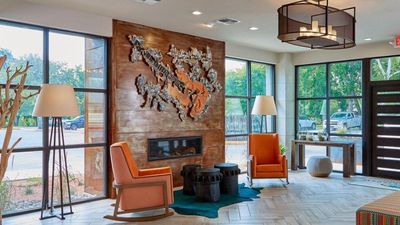 Fredericksburg Inn & Suites