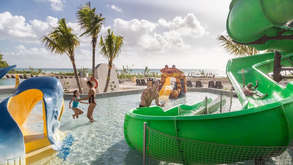 Sandos Playacar Pool