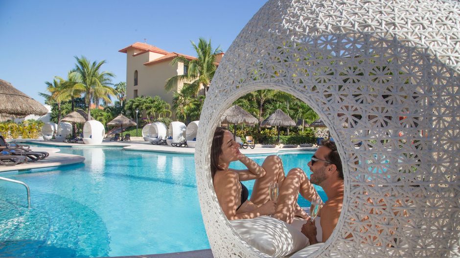 Sandos Playacar Pool