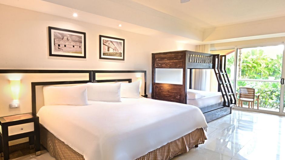 Sandos Playacar Suite