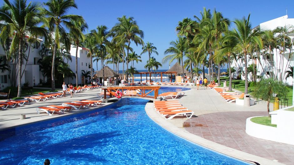 Marival Emotions Resort & Suites Pool