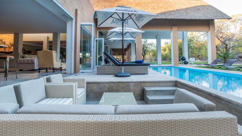 Toshari Lodge Pool