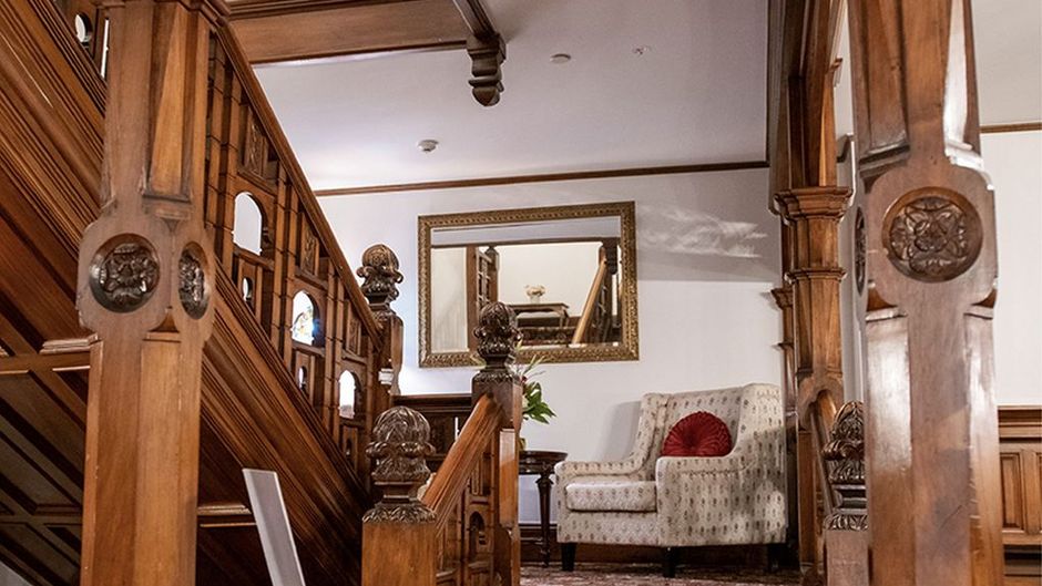 Eliza's Manor on Bealey Lobby