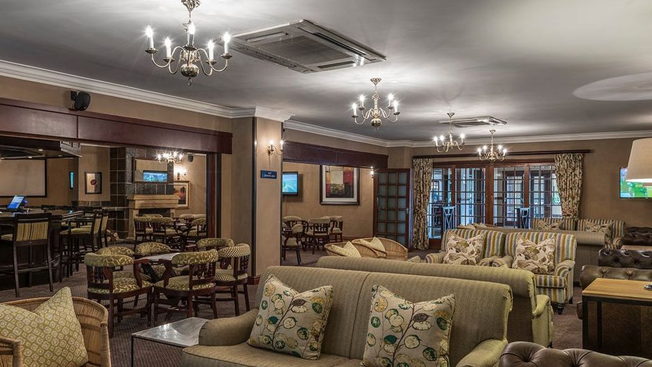 Champagne Sports Resort Bar/Lounge