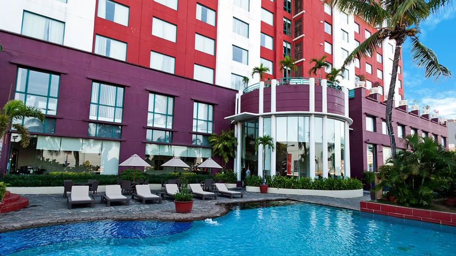 Aryaduta Makassar Hotel Exterior