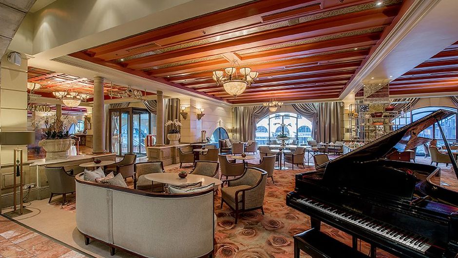 The Michelangelo Hotel Bar/Lounge