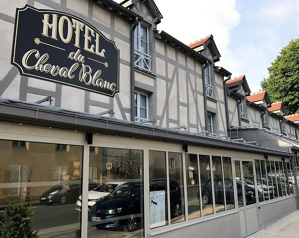 Hotel du Cheval Blanc- First Class Jossigny, France Hotels- GDS