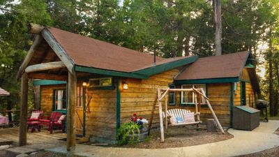 Arrowhead Pine Rose Cabins