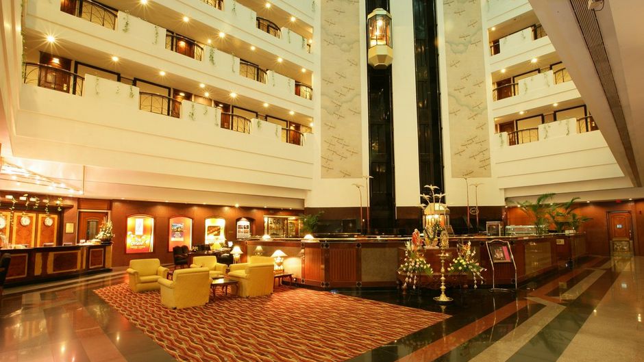 Sun-n-Sand Pune Lobby