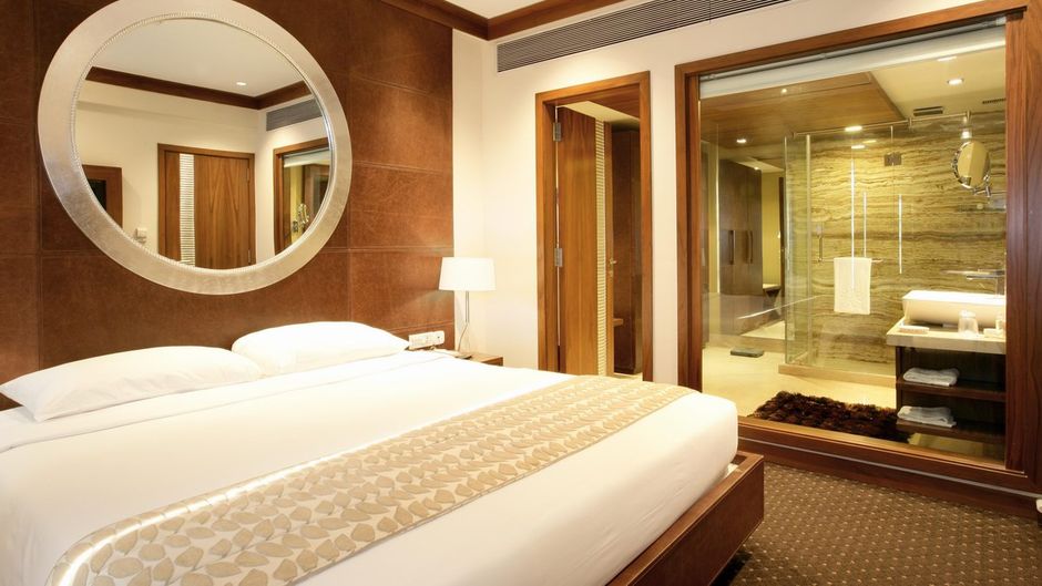 Sun-n-Sand Pune Suite