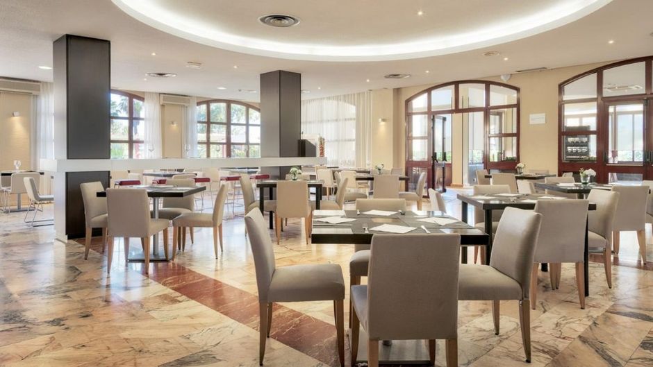 Hotel Ilunion Golf Badajoz Restaurant