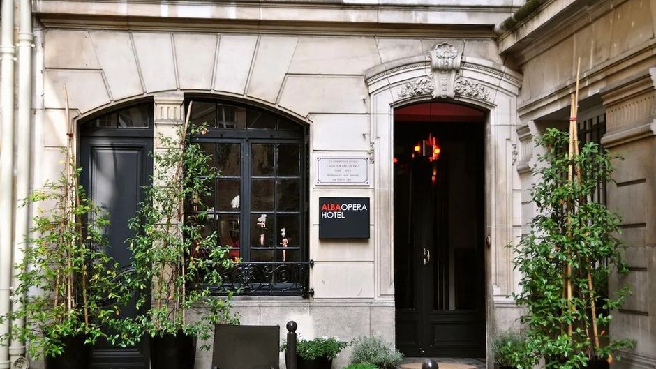 Alba Opera Hotel Exterior