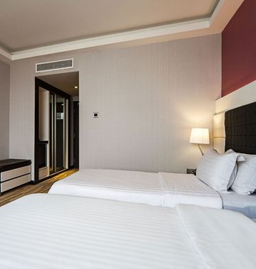 Promenade Hotel
