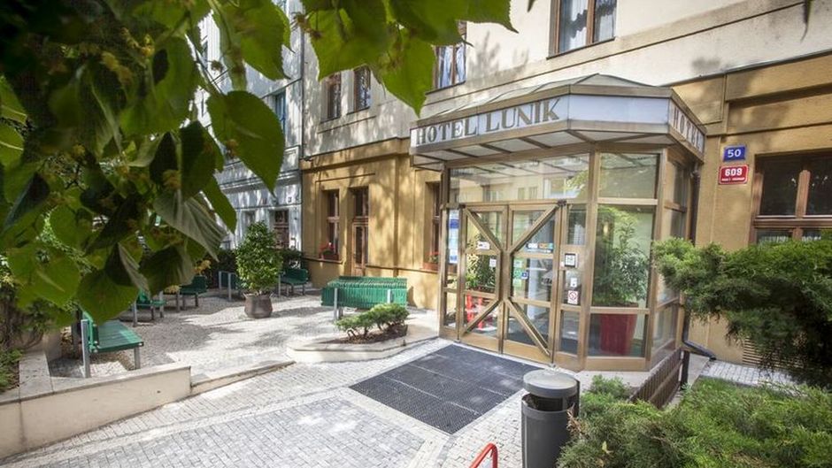 Hotel Lunik Exterior