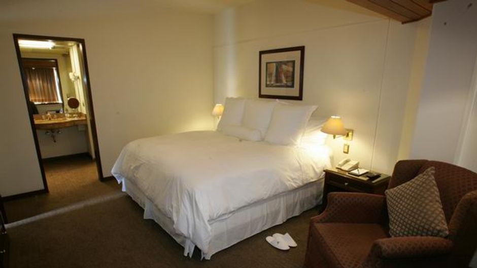 Thunderbird Hotels Pardo Room