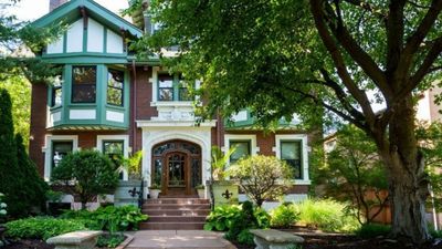 Fleur-de-Lys Mansion