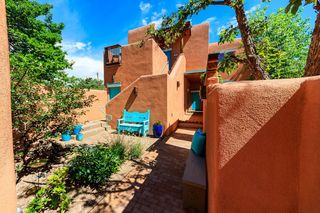 Zona Rosa Suites