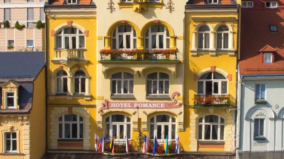 Hotel Romance Exterior
